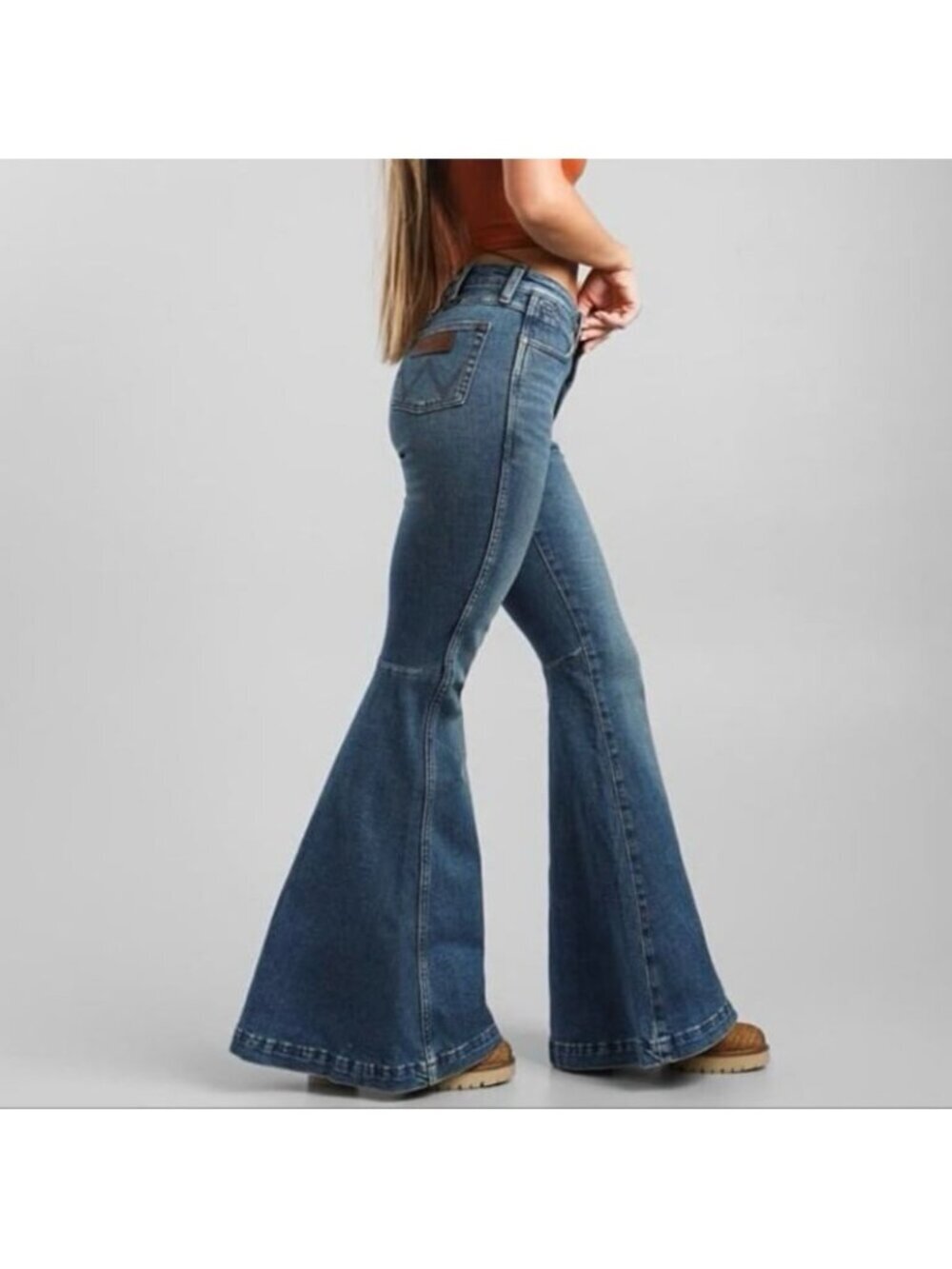 Wrangler Women's Retro High Rise Trumpet Flare